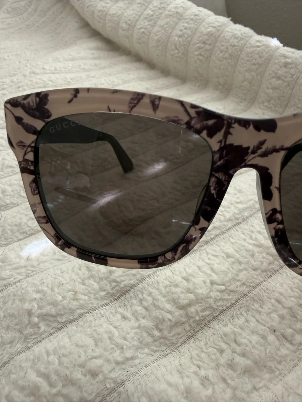 AUTHENTIC Gucci Sunglasses
